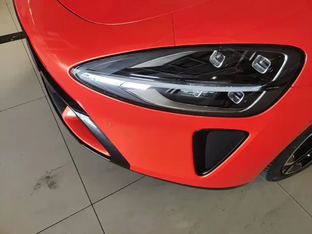 Xiaomi SU7 — Фото автомобиля 23