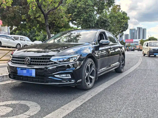 Фотография автомобиля — Volkswagen Magotan