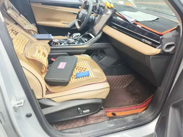Geely Boyue L — Фото автомобиля 10