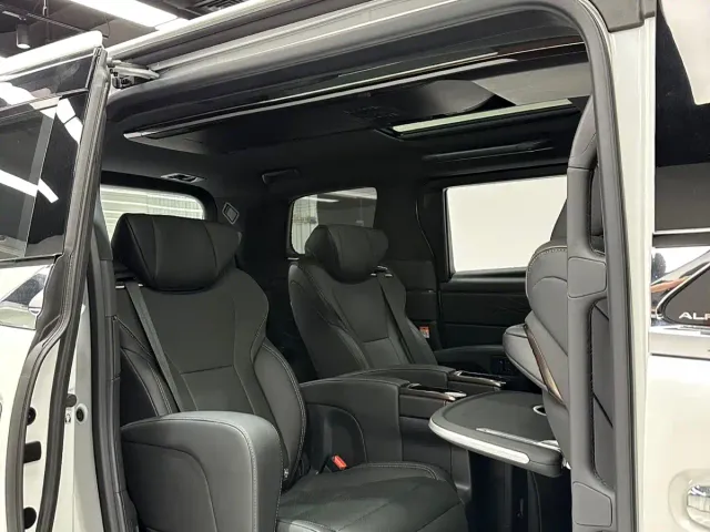 Toyota Alphard — Фото автомобиля 6
