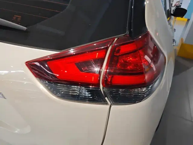 Nissan X-Trail — Фото автомобиля 7