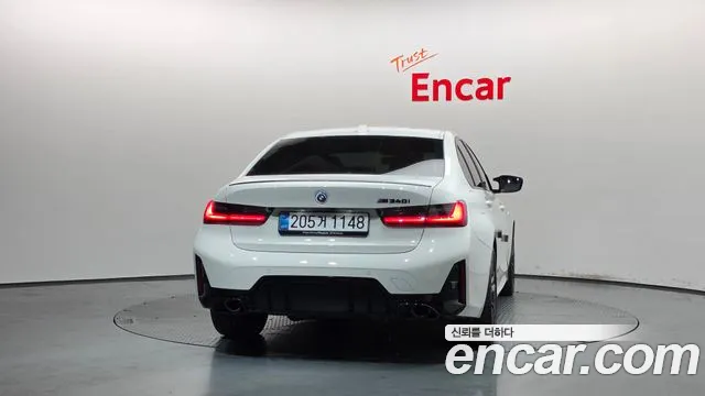 BMW 3 Series — Фото автомобиля 4