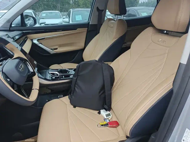 Geely Boyue L — Фото автомобиля 14