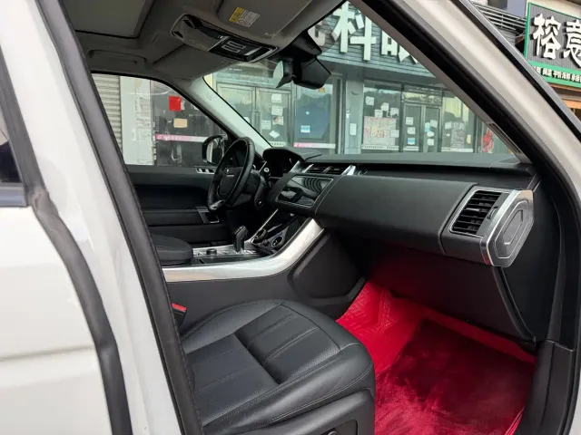 Land Rover Range Rover Sport — Фото автомобиля 3