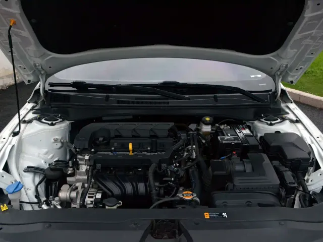 Hyundai Elantra — Фото автомобиля 8