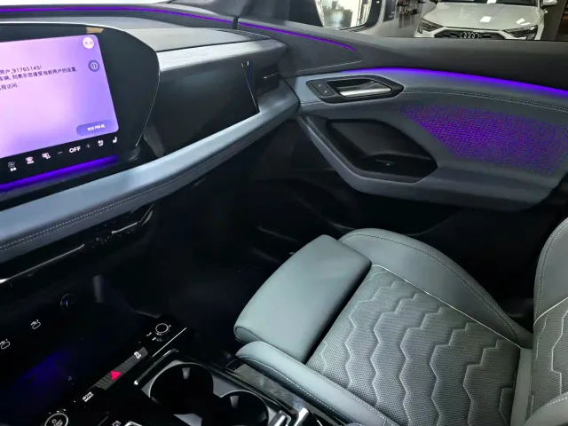 Audi Q6L e-tron — Фото автомобиля 7