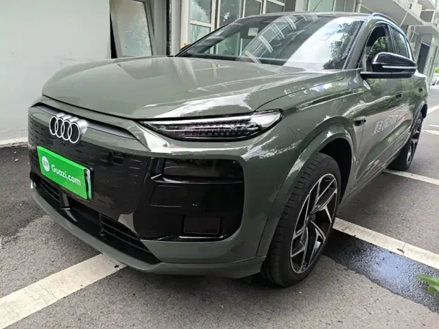 Фотография автомобиля — Audi Q6L e-tron