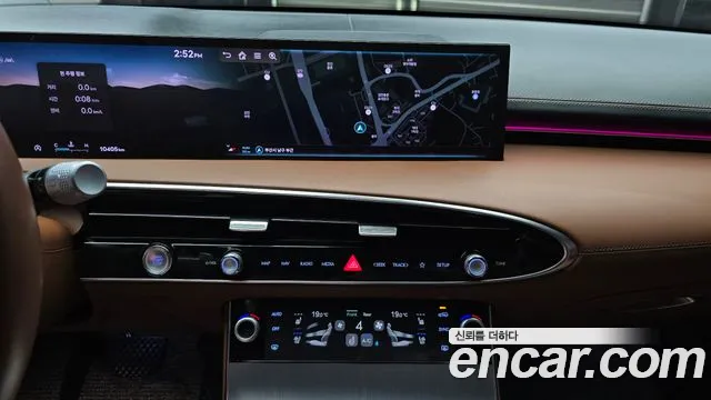 Genesis GV70 — Фото автомобиля 23