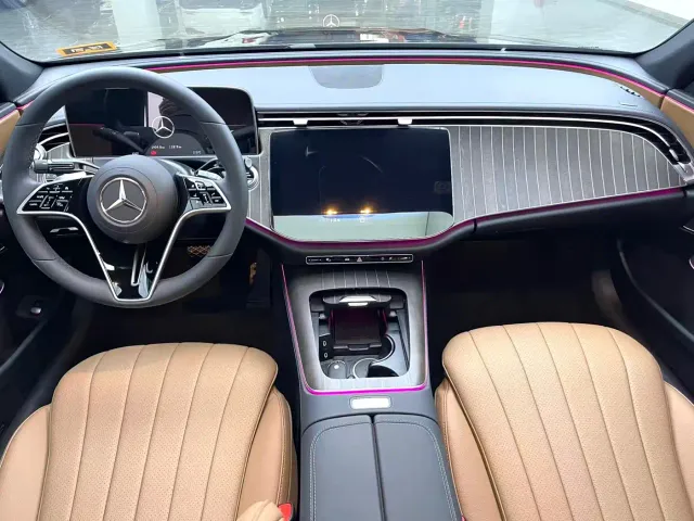 Mercedes-Benz E-Class — Фото автомобиля 7