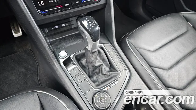 Volkswagen Tiguan Tiguan 2 поколение 2.0 TDI 4Motion Prestige — Фото автомобиля 9