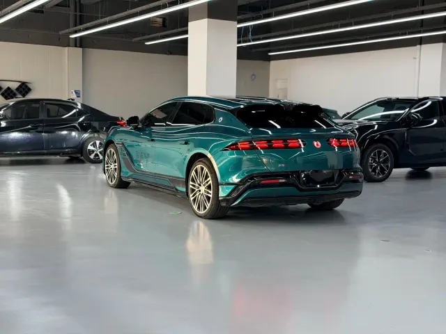 Denza Z9GT — Фото автомобиля 25