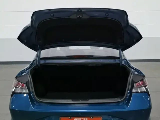 Hyundai Elantra — Фото автомобиля 16