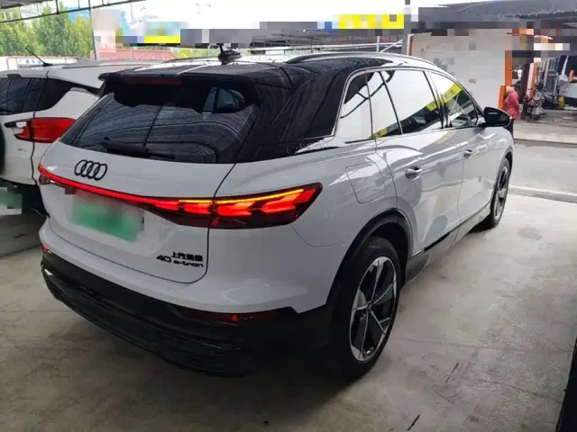 Audi Q5 e-tron — Фото автомобиля 6