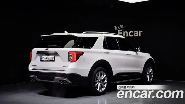 Ford Explorer Explorer 6 поколение 3.0 Platinum 4WD — Фото автомобиля 2