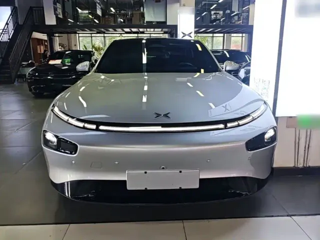 Xpeng P7 — Фото автомобиля 2