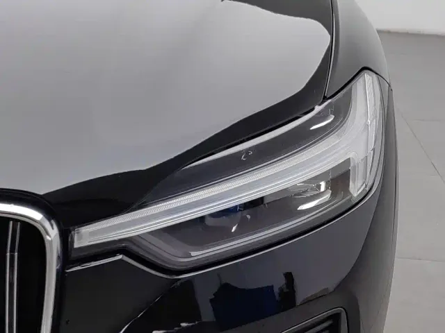 Volvo XC60 — Фото автомобиля 7