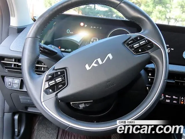 Kia EV6 — Фото автомобиля 12