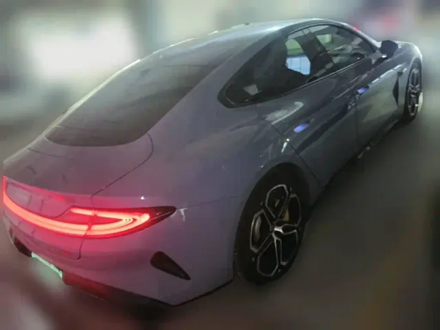 Xiaomi SU7 — Фото автомобиля 2