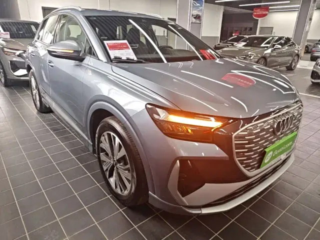 Audi Q4 e-tron — Фото автомобиля 3
