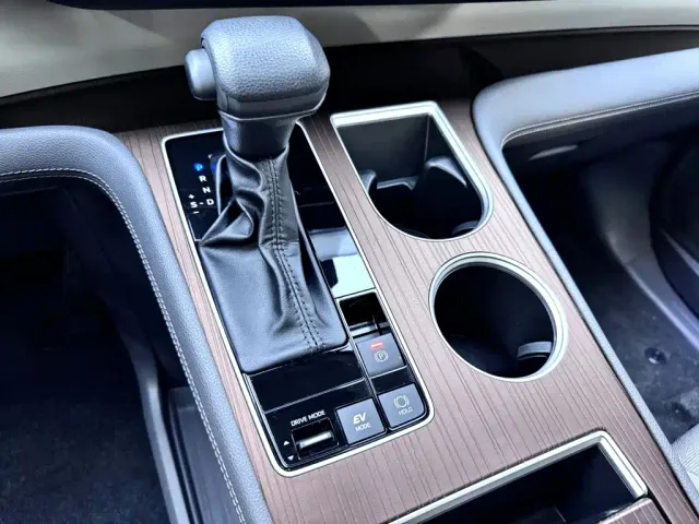 Toyota Sienna — Фото автомобиля 17