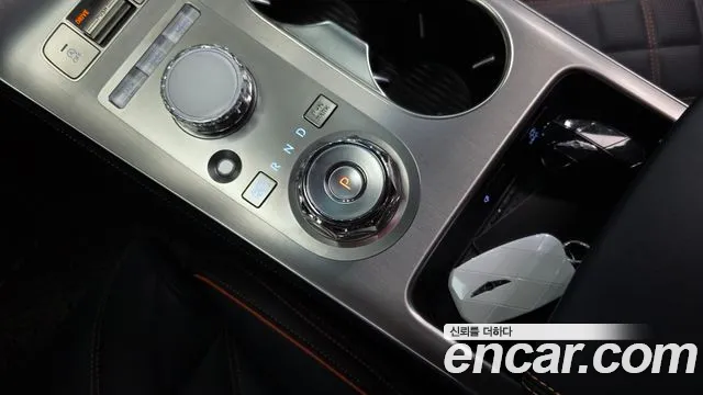 Genesis GV70 2.5T Бензин AWD — Фото автомобиля 8
