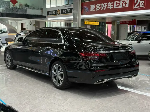 Mercedes-Benz E-Class — Фото автомобиля 9