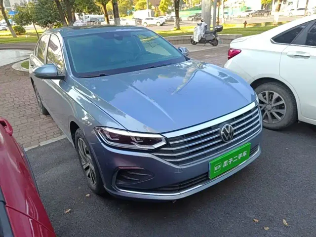 Volkswagen Lavida — Фото автомобиля 3