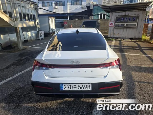 Hyundai Avante CN7 — Фото автомобиля 3