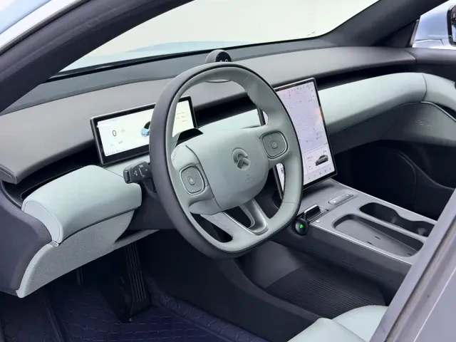 Nio ET5 — Фото автомобиля 6
