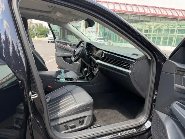 Volkswagen Passat — Фото автомобиля 10