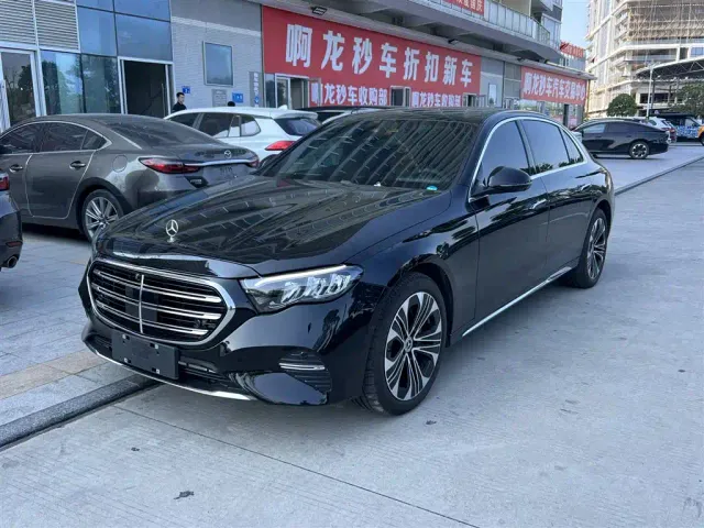 Фотография автомобиля — Mercedes-Benz E-Class