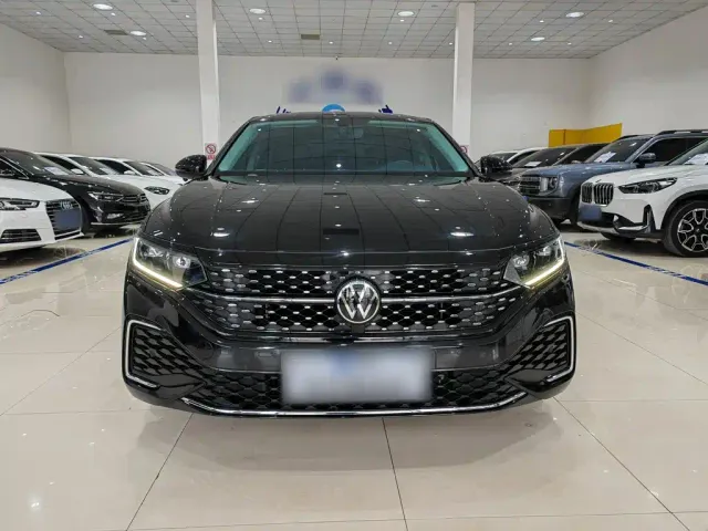 Volkswagen Passat — Фото автомобиля 2