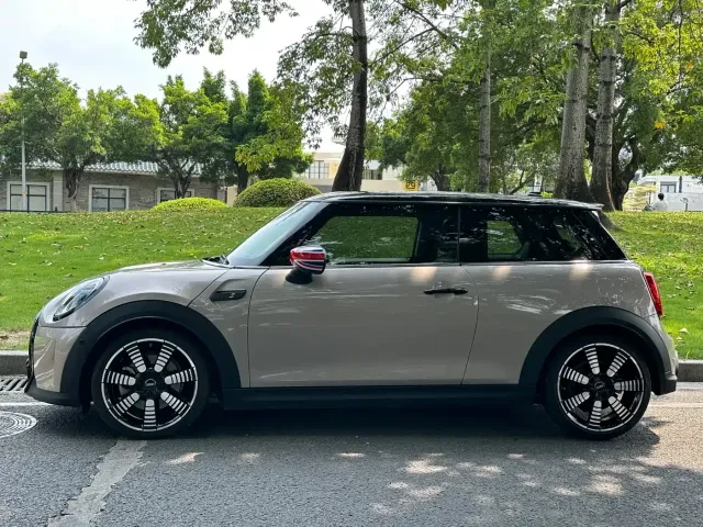 MINI MINI 2022 2.0T COOPER S Artist — Фото автомобиля 2
