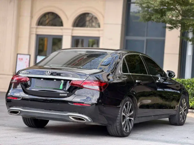 Mercedes-Benz E-Class — Фото автомобиля 9