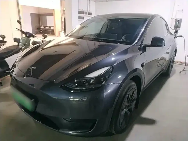 Фотография автомобиля — Tesla Model Y
