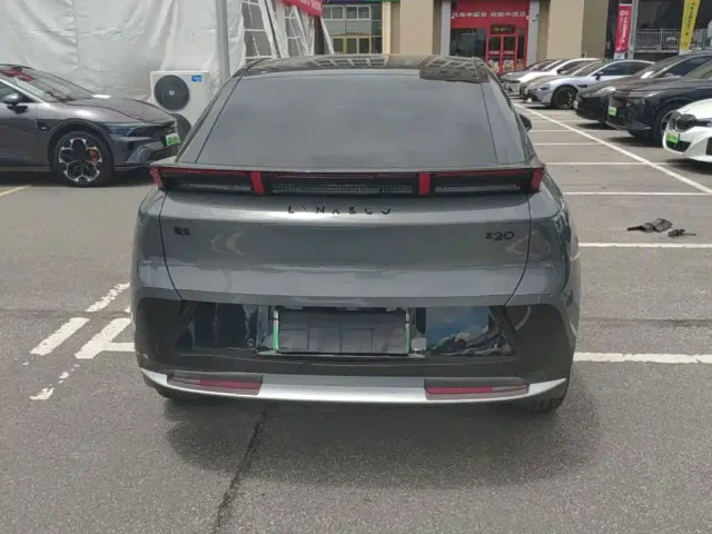 Lynk & Co Z20 — Фото автомобиля 5