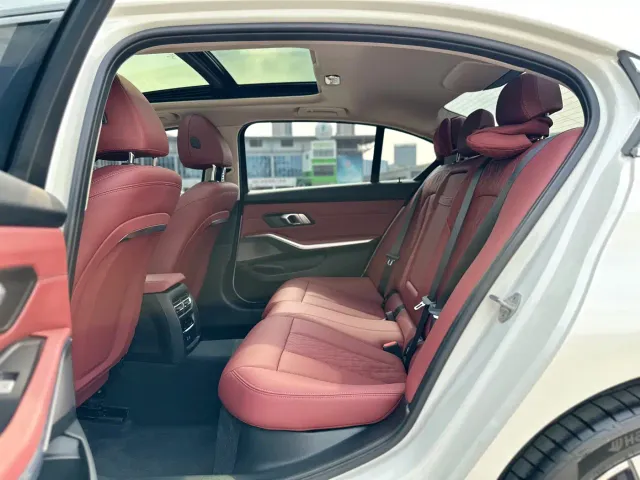 BMW 3 Series — Фото автомобиля 18