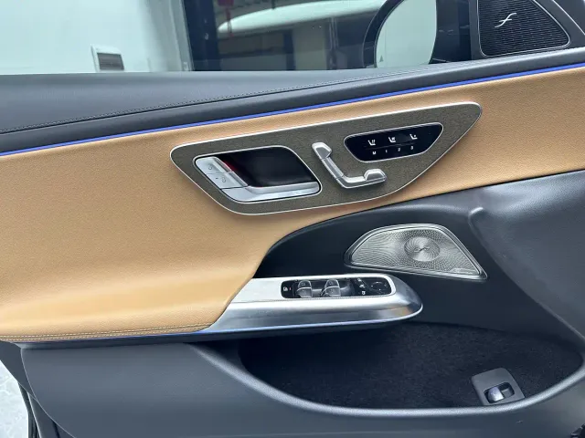 Mercedes-Benz E-Class — Фото автомобиля 21