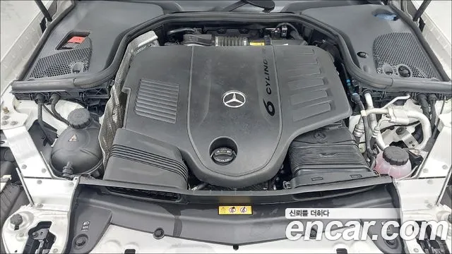 Mercedes-Benz E-Class — Фото автомобиля 6