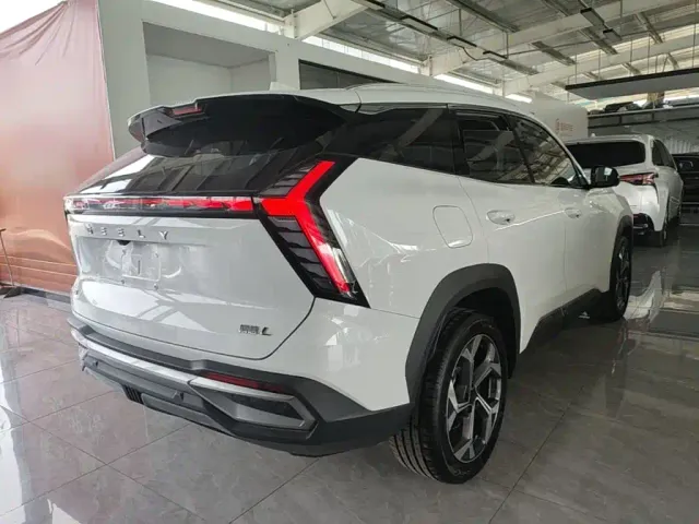 Geely Boyue L — Фото автомобиля 6