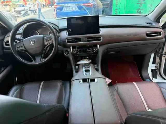 Honda UR-V — Фото автомобиля 2