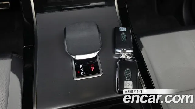 Land Rover Range Rover Velar Range Rover Velar 2.0 P250 Dynamic SE — Фото автомобиля 9