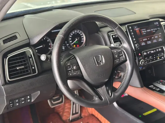 Honda UR-V — Фото автомобиля 6