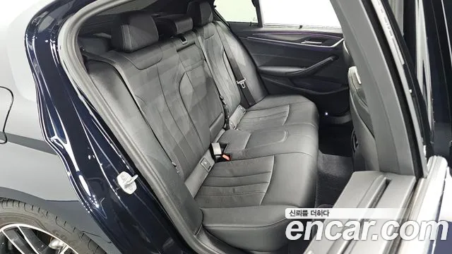 BMW 5-Series — Фото автомобиля 11