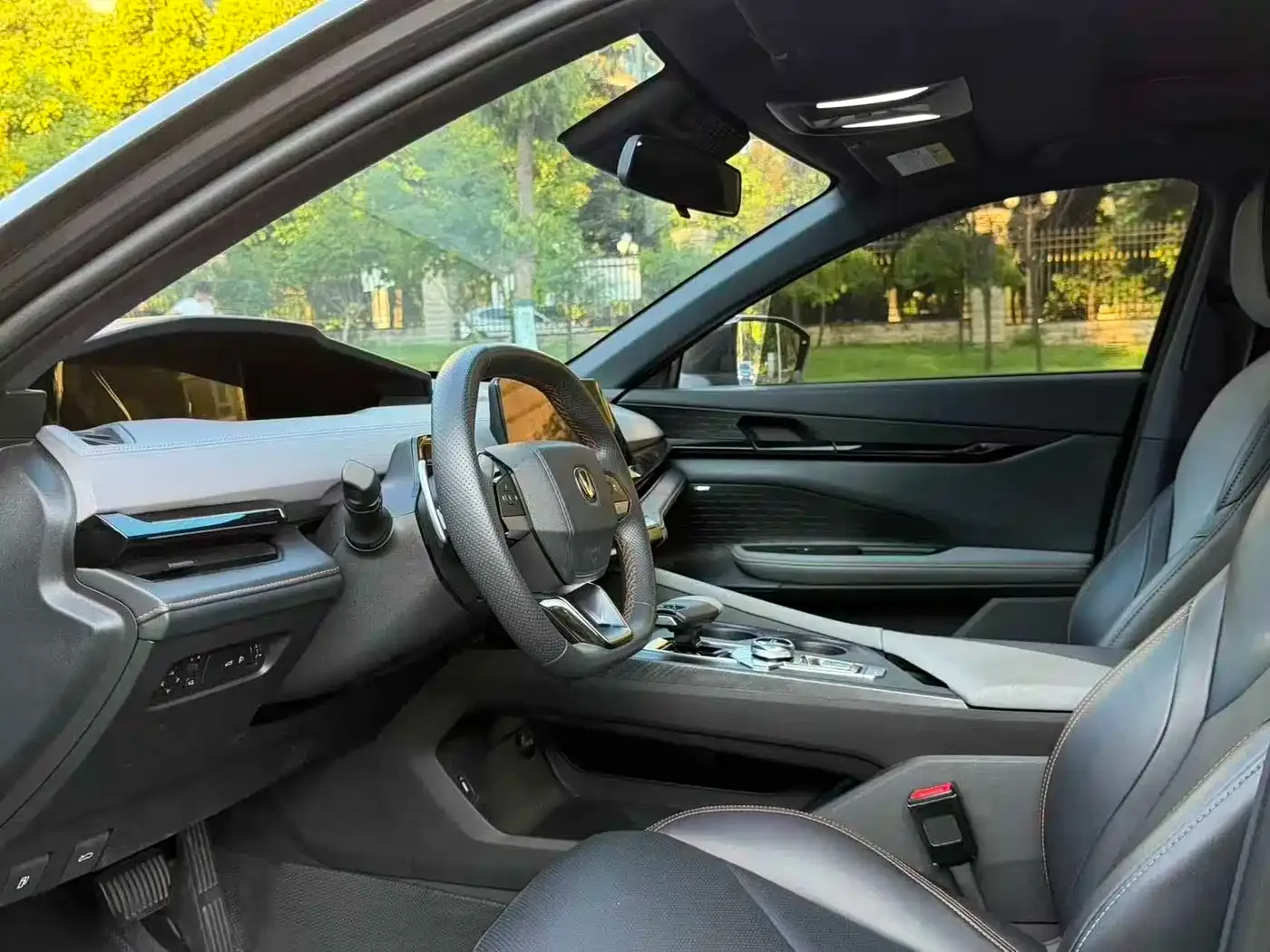 Changan Changan UNI-V 2022 1.5T Smart Pilot Edition — Фото автомобиля 6