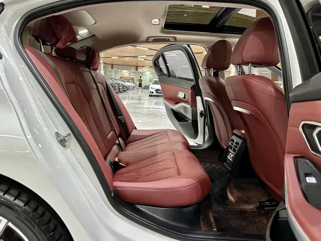BMW 3 Series — Фото автомобиля 10