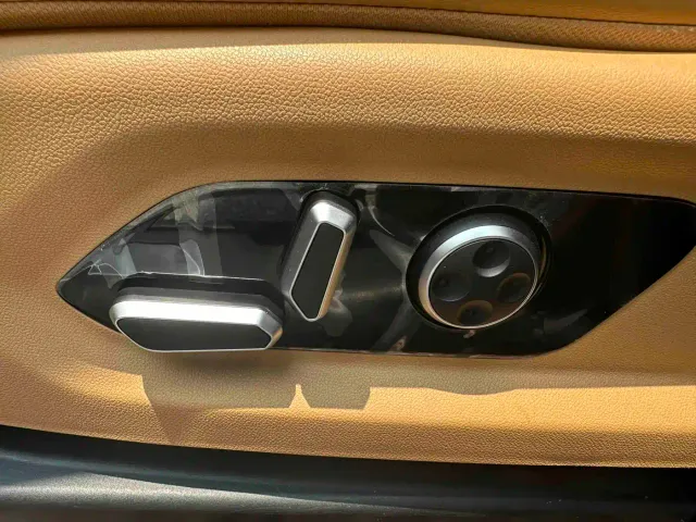 Aito M5 — Фото автомобиля 4