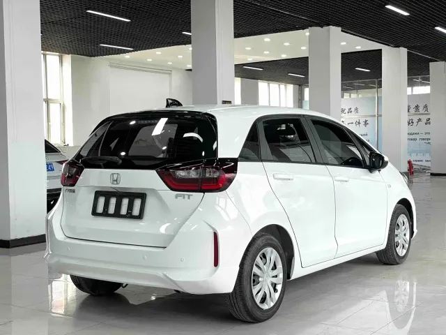 Honda Fit — Фото автомобиля 13