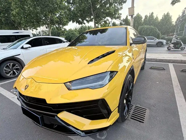 Lamborghini Urus — Фото автомобиля 3