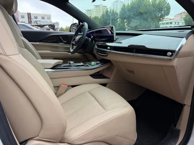 Cadillac XT5 — Фото автомобиля 14